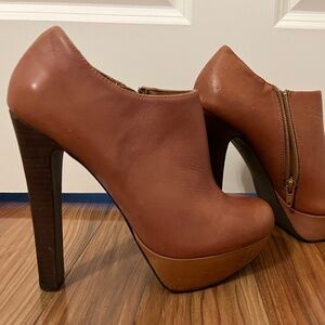 Steve Madden Cognac Booties